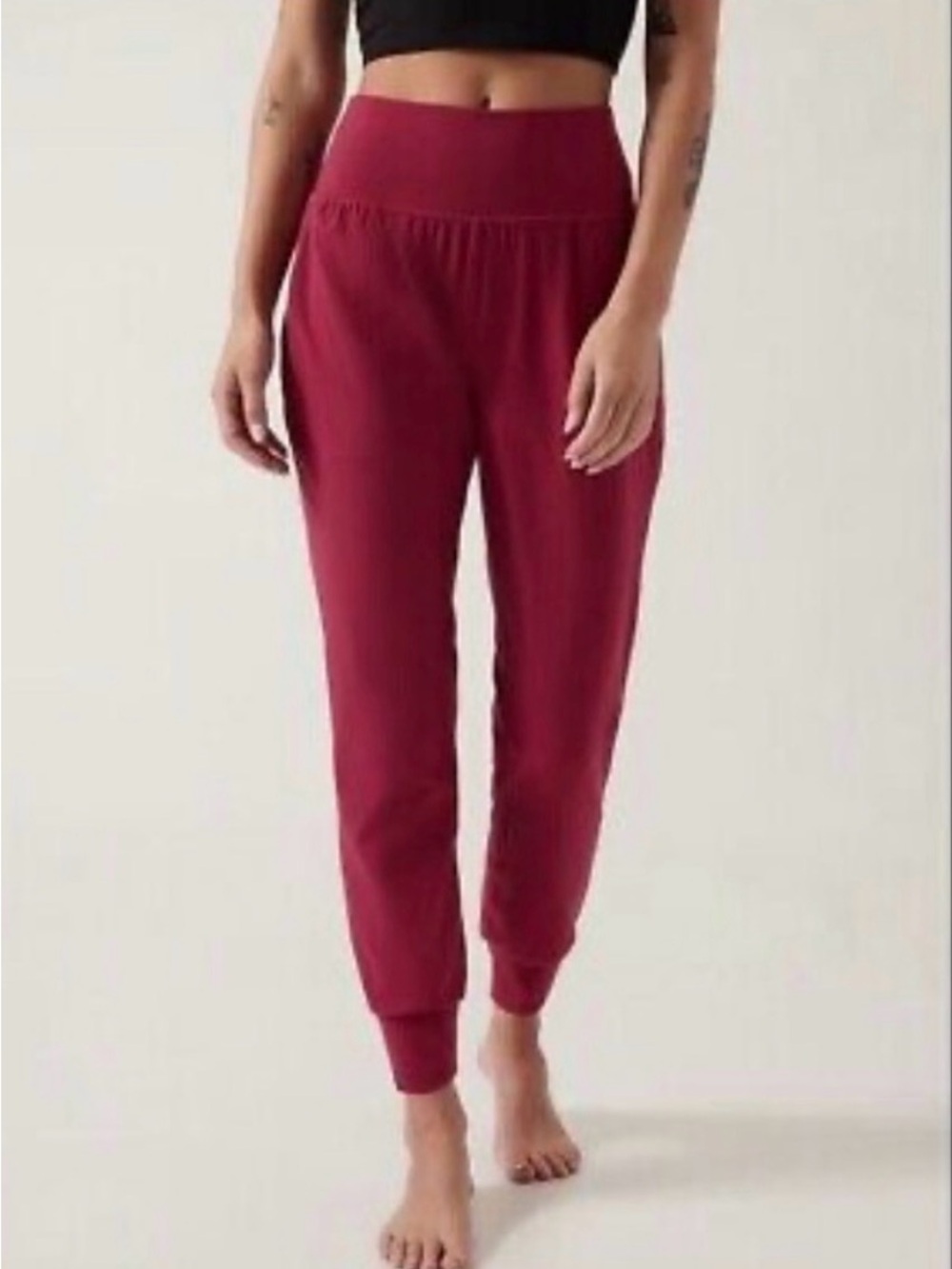 New NWT Athleta Salutation Jogger Pants Red